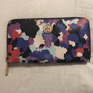 Tory Burch wallet